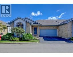 <div class="price">$799,900</div> 165 Chandos Drive Unit# 40<br>Kitchener, Ontario<br><div class='bed_bath'>3 Bed | 3 Bath</div>
