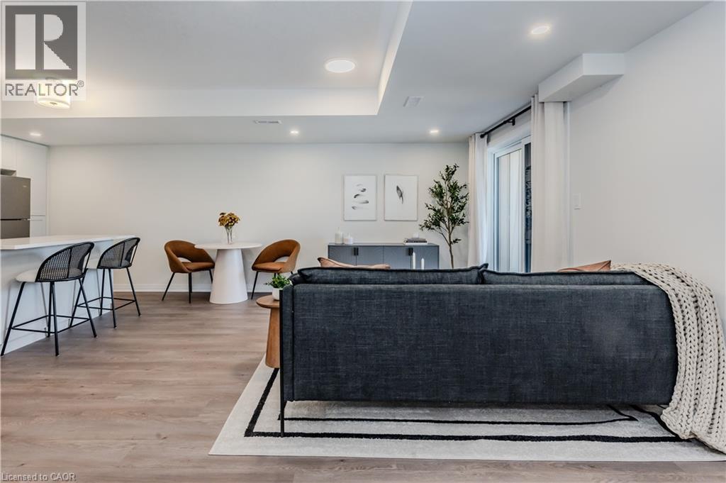 704 Benninger Drive, Kitchener, Ontario  N2E 0H8 - Photo 3 - 40774222