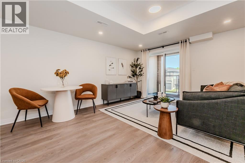 704 Benninger Drive, Kitchener, Ontario  N2E 0H8 - Photo 4 - 40774222