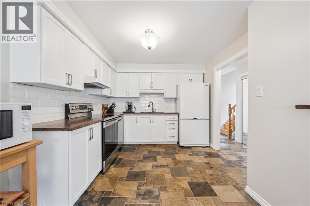 747 Fairway Court, Kitchener, Ontario  N2A 4B4 - Photo 14 - 40795417