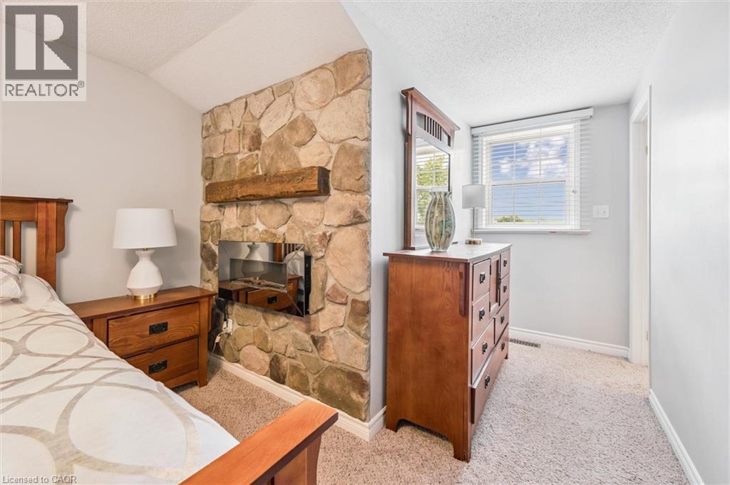 747 Fairway Court, Kitchener, Ontario  N2A 4B4 - Photo 25 - 40795417