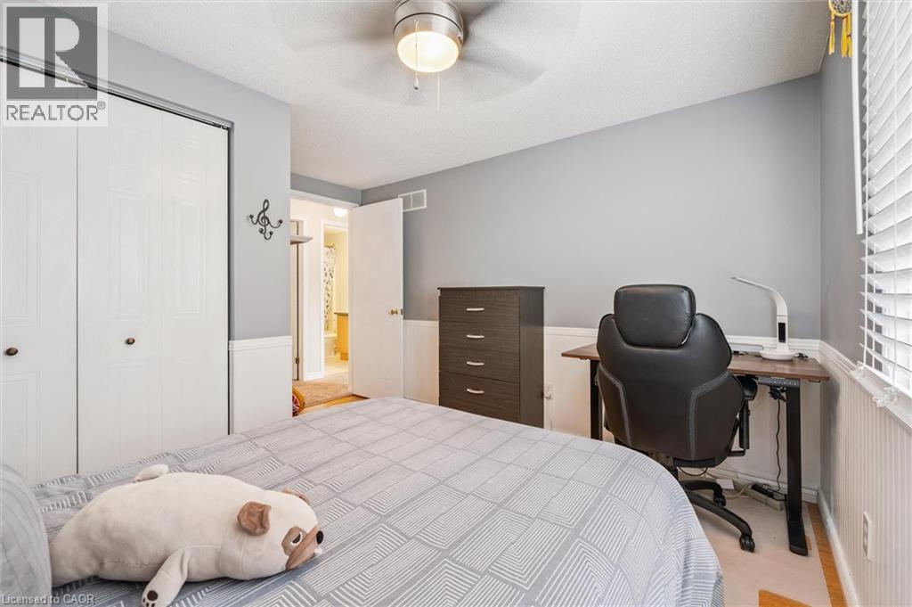 747 Fairway Court, Kitchener, Ontario  N2A 4B4 - Photo 29 - 40795417