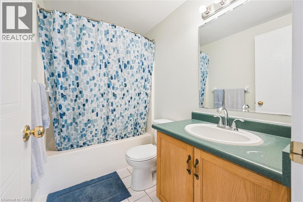 747 Fairway Court, Kitchener, Ontario  N2A 4B4 - Photo 32 - 40795417