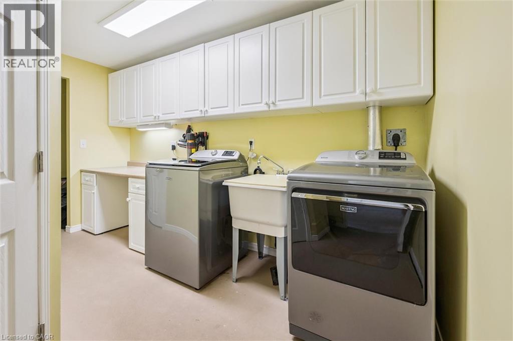 747 Fairway Court, Kitchener, Ontario  N2A 4B4 - Photo 38 - 40795417