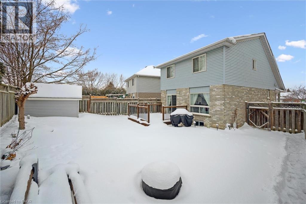 747 Fairway Court, Kitchener, Ontario  N2A 4B4 - Photo 6 - 40795417