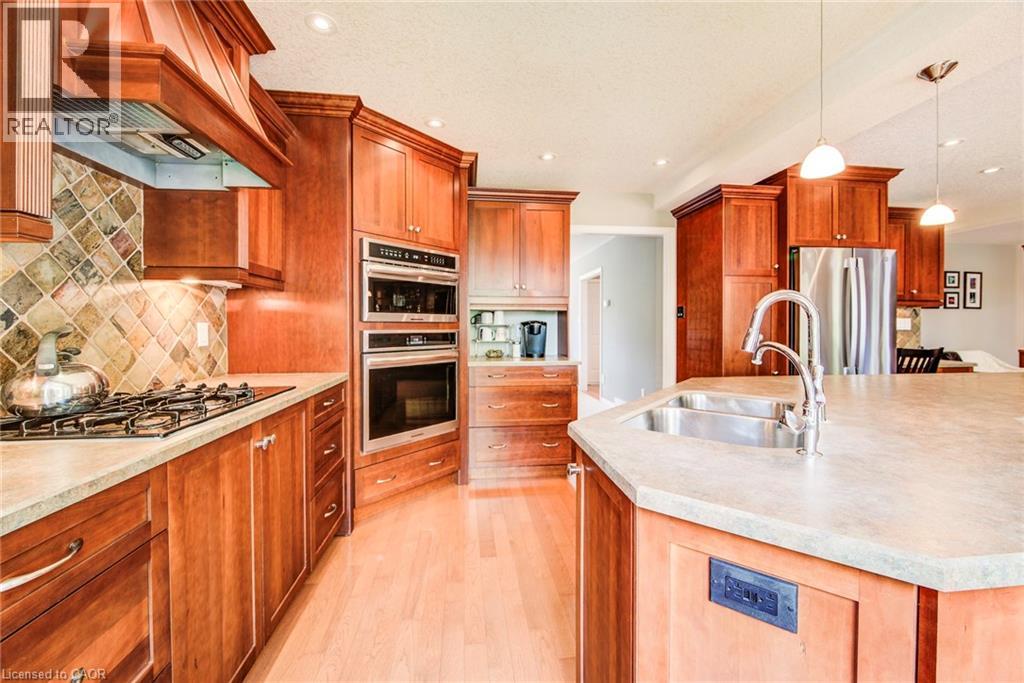 33 Tinatawa Court, Kitchener, Ontario  N2A 3G9 - Photo 20 - 40794413