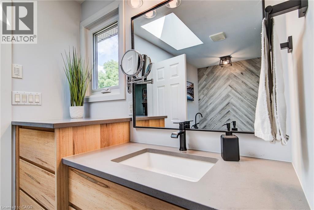 33 Tinatawa Court, Kitchener, Ontario  N2A 3G9 - Photo 41 - 40794413