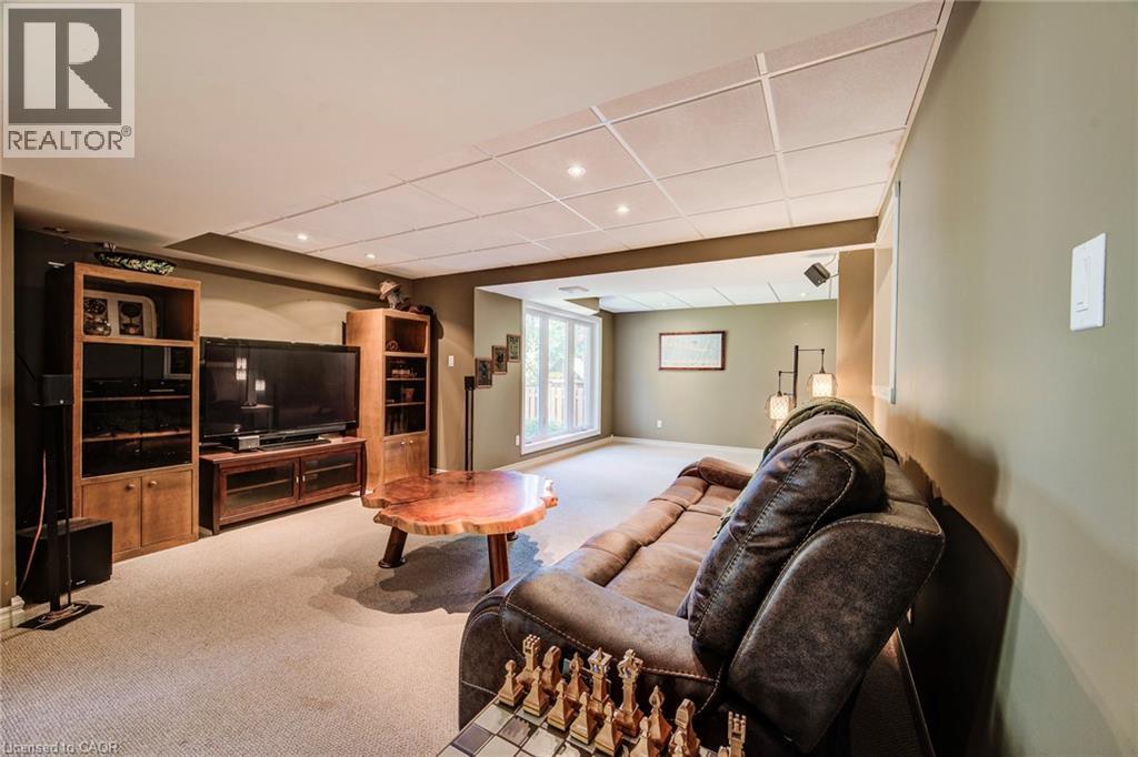 33 Tinatawa Court, Kitchener, Ontario  N2A 3G9 - Photo 46 - 40794413