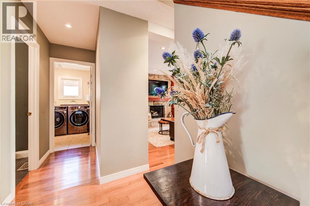 33 Tinatawa Court, Kitchener, Ontario  N2A 3G9 - Photo 8 - 40794413