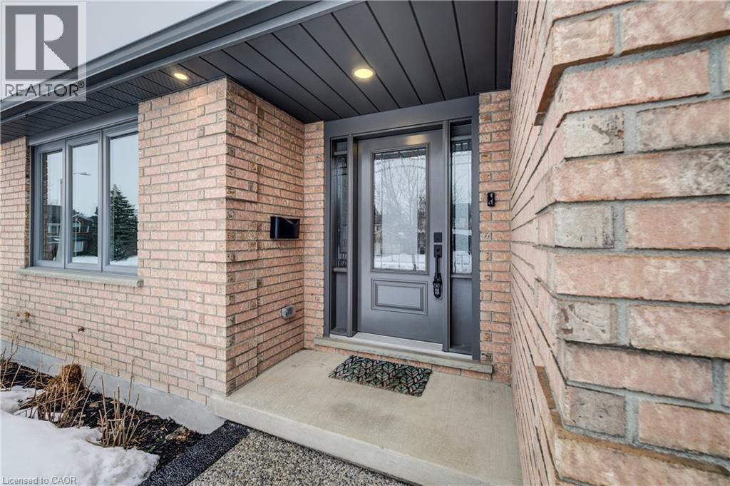 451 Knightsbridge Court, Waterloo, Ontario  N2T 2G5 - Photo 3 - 40798004