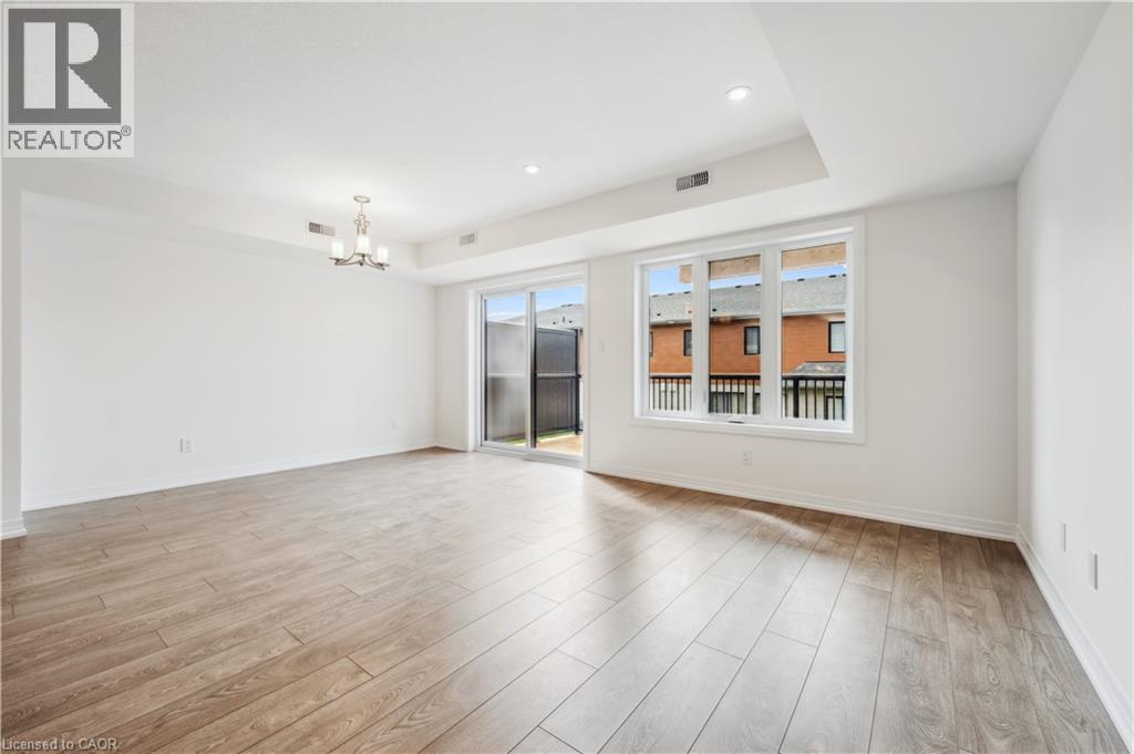 15 Stauffer Woods Trail Unit# B8, Kitchener, Ontario  N2P 2P4 - Photo 5 - 40799916