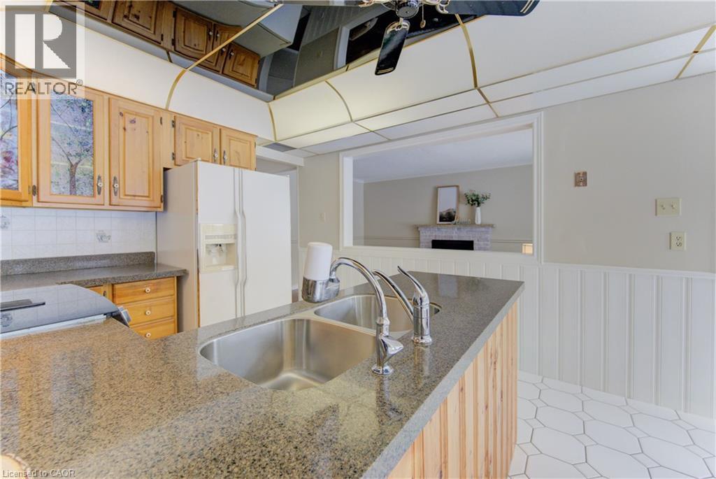 21 Sandcliffe Place, Waterloo, Ontario  N2T 1A8 - Photo 18 - 40801904