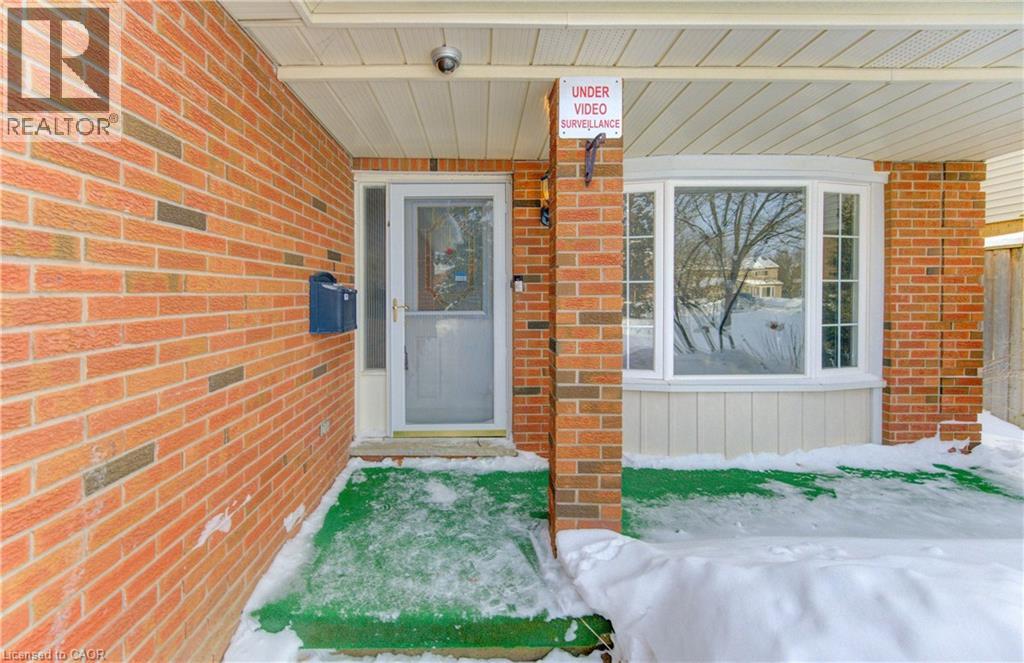 21 Sandcliffe Place, Waterloo, Ontario  N2T 1A8 - Photo 4 - 40801904