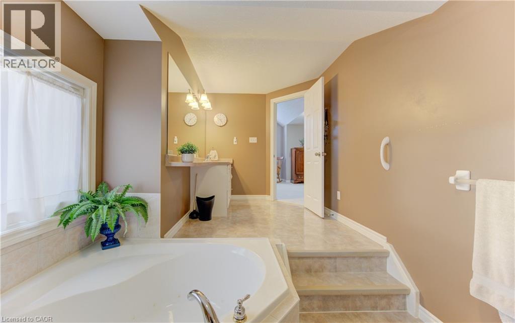 505 Sandbanks Crescent, Waterloo, Ontario  N2V 2J3 - Photo 34 - 40802574