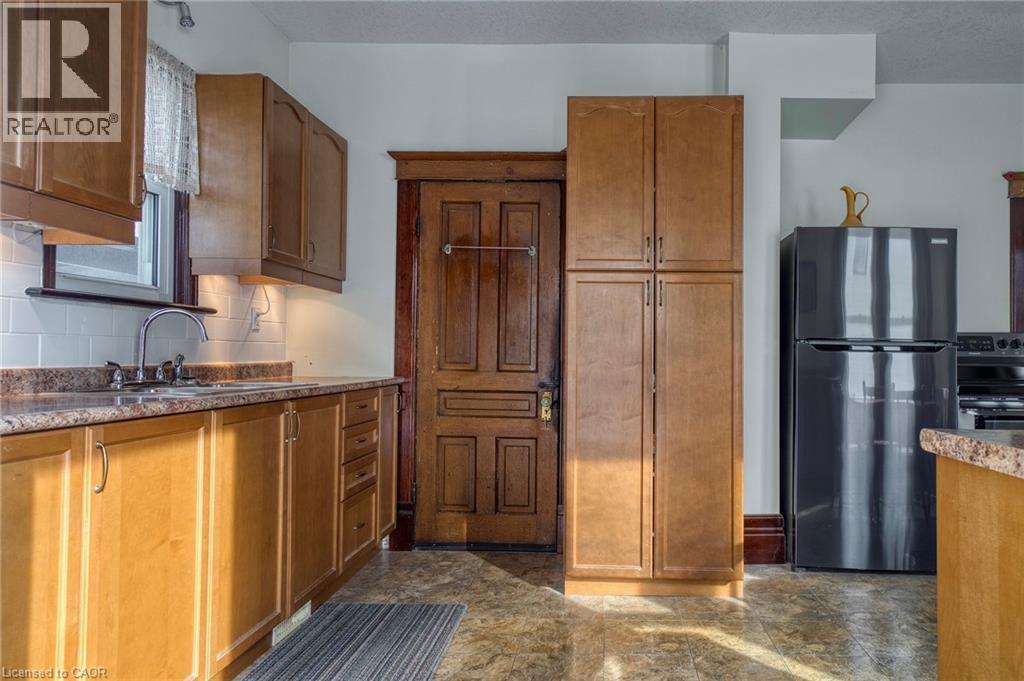 392 Breithaupt Street, Kitchener, Ontario  N2H 5H9 - Photo 7 - 40802350