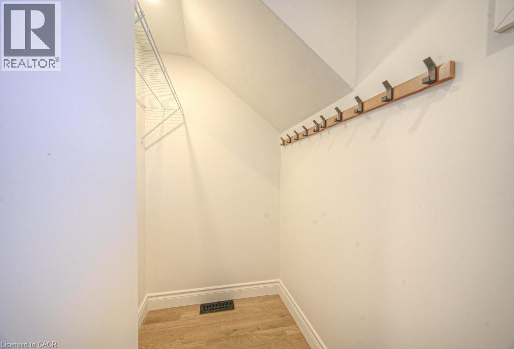 30 Dunbar Road S, Waterloo, Ontario  N2L 2E3 - Photo 21 - 40808514