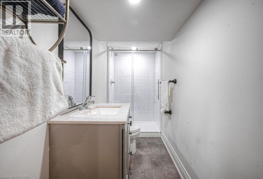 30 Dunbar Road S, Waterloo, Ontario  N2L 2E3 - Photo 25 - 40808514