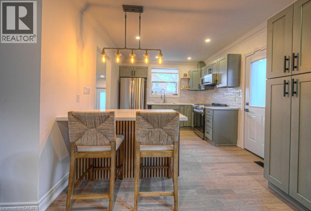 30 Dunbar Road S, Waterloo, Ontario  N2L 2E3 - Photo 9 - 40808514