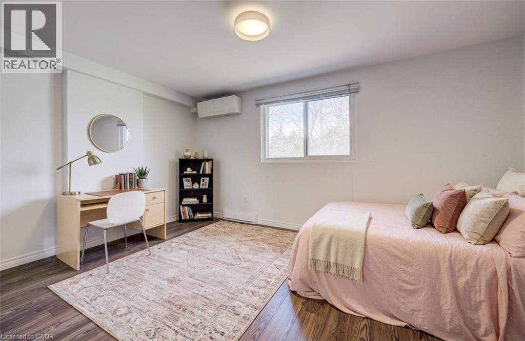 184 Westcourt Place, Waterloo, Ontario  N2L 2R7 - Photo 13 - 40810237