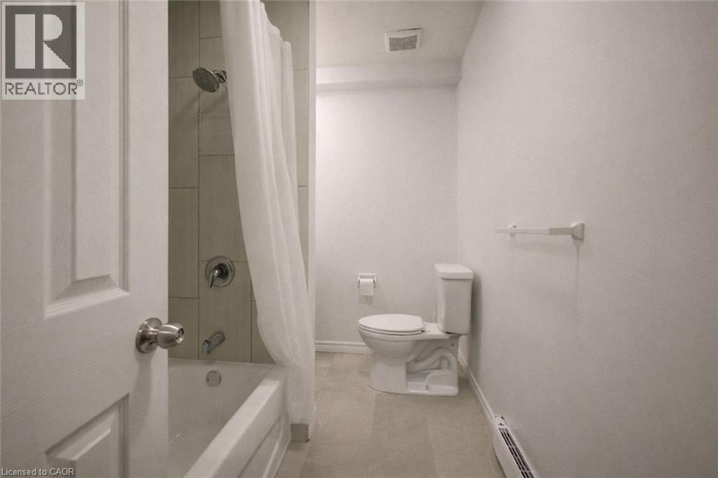 184 Westcourt Place, Waterloo, Ontario  N2L 2R7 - Photo 15 - 40810237