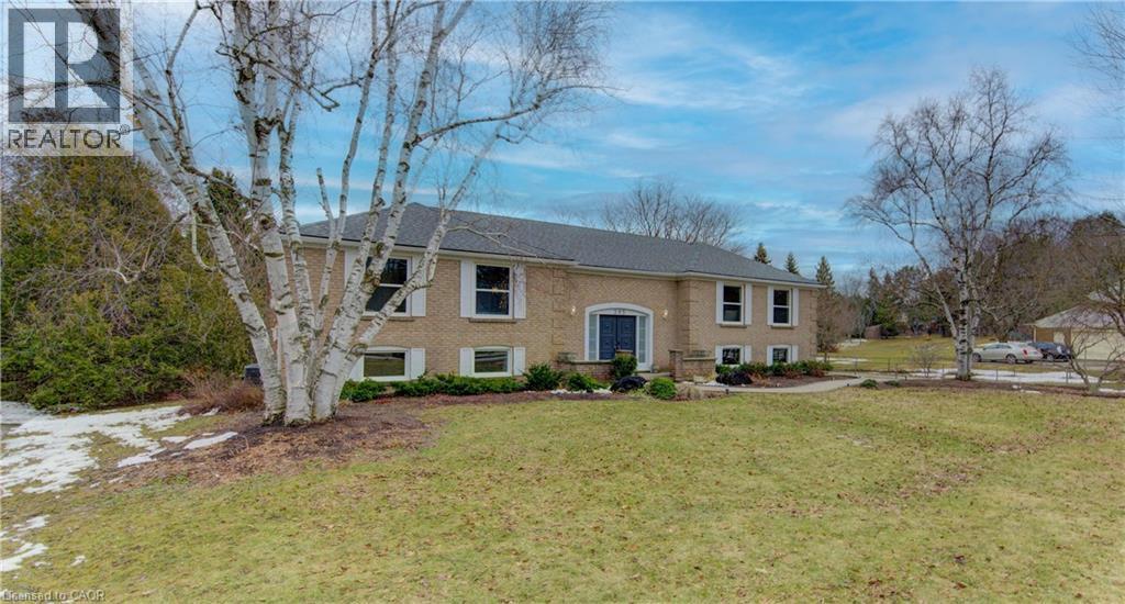 395 Warrington Drive, Waterloo, Ontario  N2L 2P7 - Photo 2 - 40812035