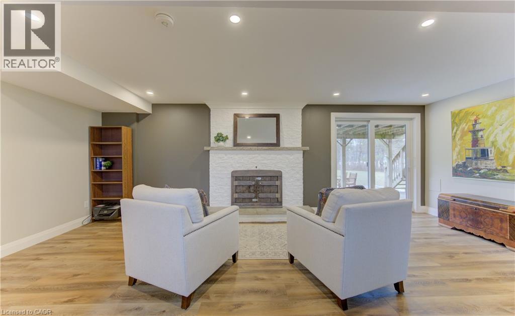 395 Warrington Drive, Waterloo, Ontario  N2L 2P7 - Photo 36 - 40812035