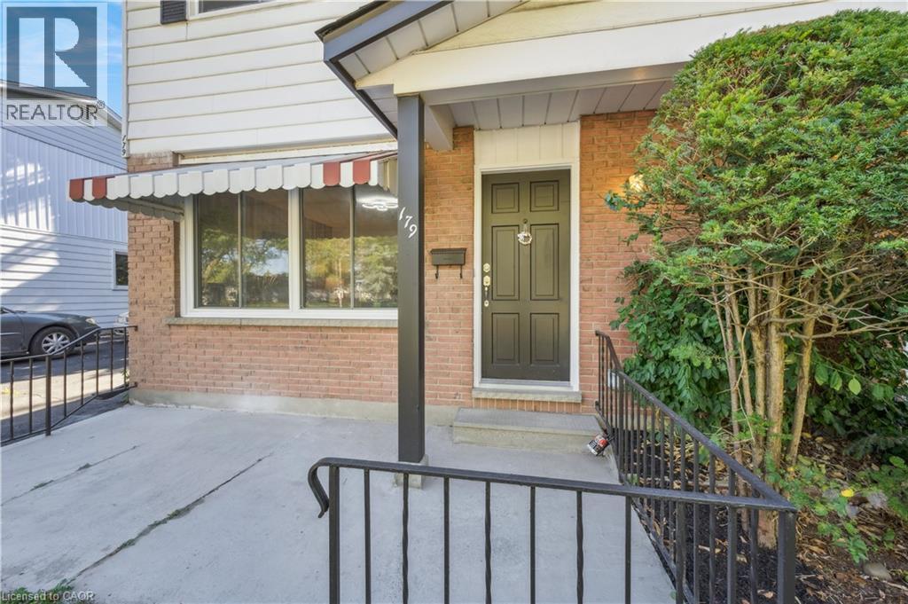179 Traynor Avenue, Kitchener, Ontario  N2C 1W4 - Photo 2 - 40812750
