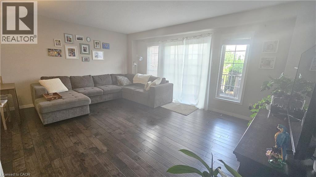 216 Featherstone Crescent, Kitchener, Ontario  N2R 1Z3 - Photo 5 - 40813981