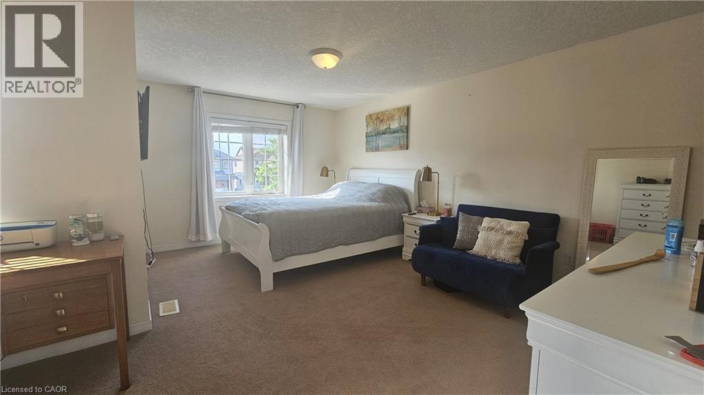 216 Featherstone Crescent, Kitchener, Ontario  N2R 1Z3 - Photo 8 - 40813981