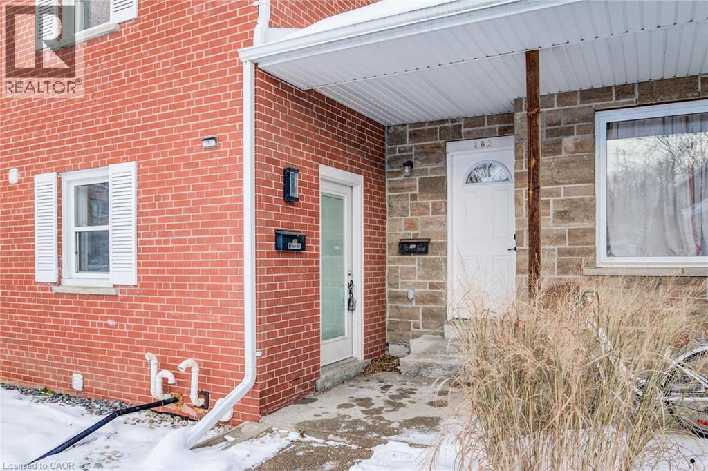 284 Westcourt Place, Waterloo, Ontario  N2L 2R7 - Photo 3 - 40815140