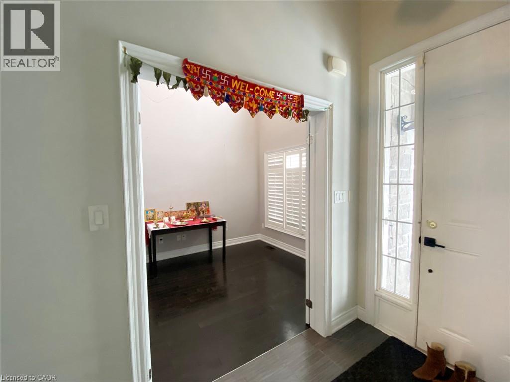 803 Robert Ferrie Drive, Kitchener, Ontario  N2R 0B8 - Photo 6 - 40807682