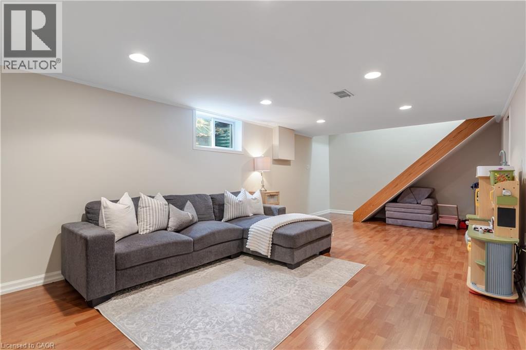 226 Forsyth Drive, Waterloo, Ontario  N2L 1A5 - Photo 32 - 40817017