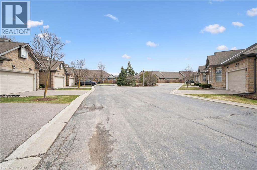 180 Old Abbey Road Unit# 14, Waterloo, Ontario  N2K 4B2 - Photo 32 - 40814296