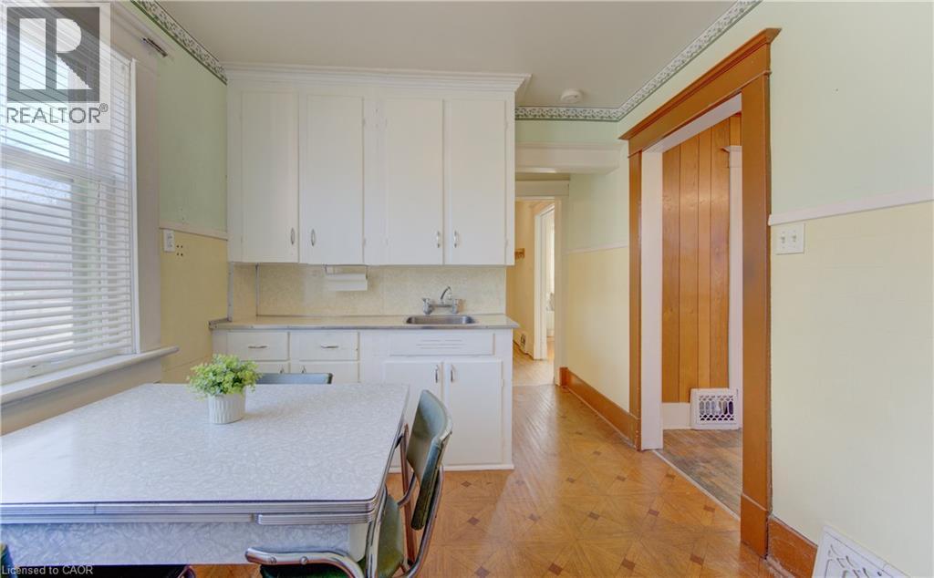 40 Union Street E, Waterloo, Ontario  N2J 1B7 - Photo 17 - 40810425