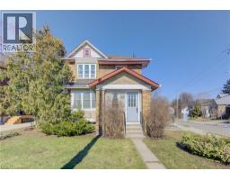 <div class="price">$400,000</div> 40 Union Street E, Waterloo<br><div style="margin-bottom:8px;"><small>Royal LePage Wolle Realty</small></div><div class='bed_bath'>3 Bed | 1 Bath</div>