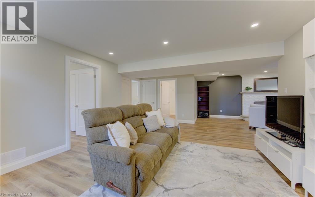 395 Warrington Drive, Waterloo, Ontario  N2L 2P7 - Photo 36 - 40823665