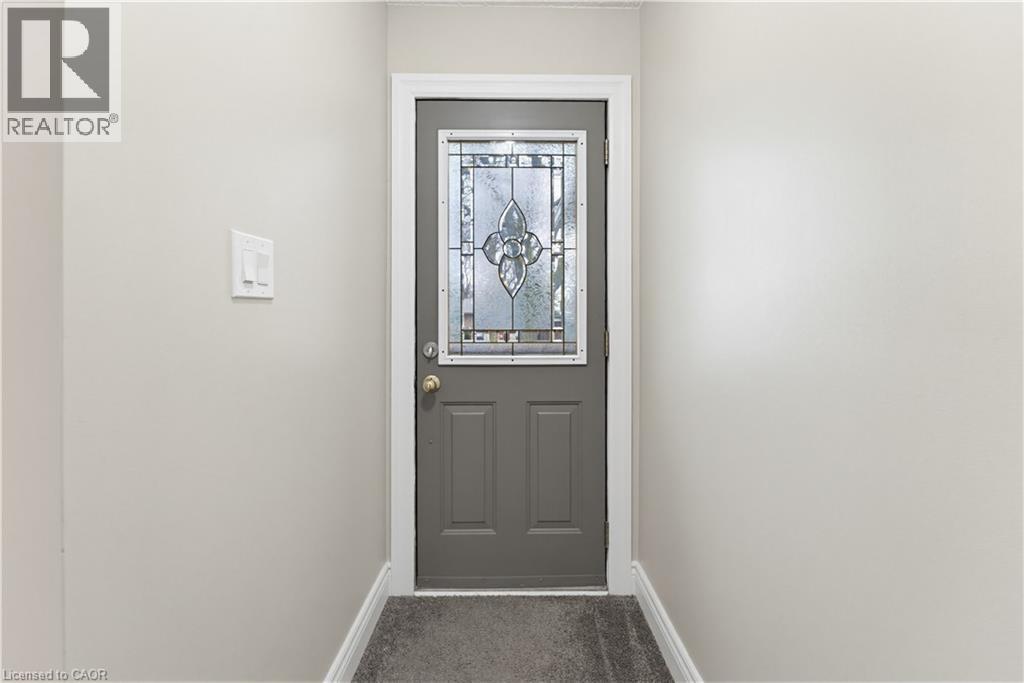 24 Hillmount Street, Kitchener, Ontario  N2C 2C6 - Photo 5 - 40822965