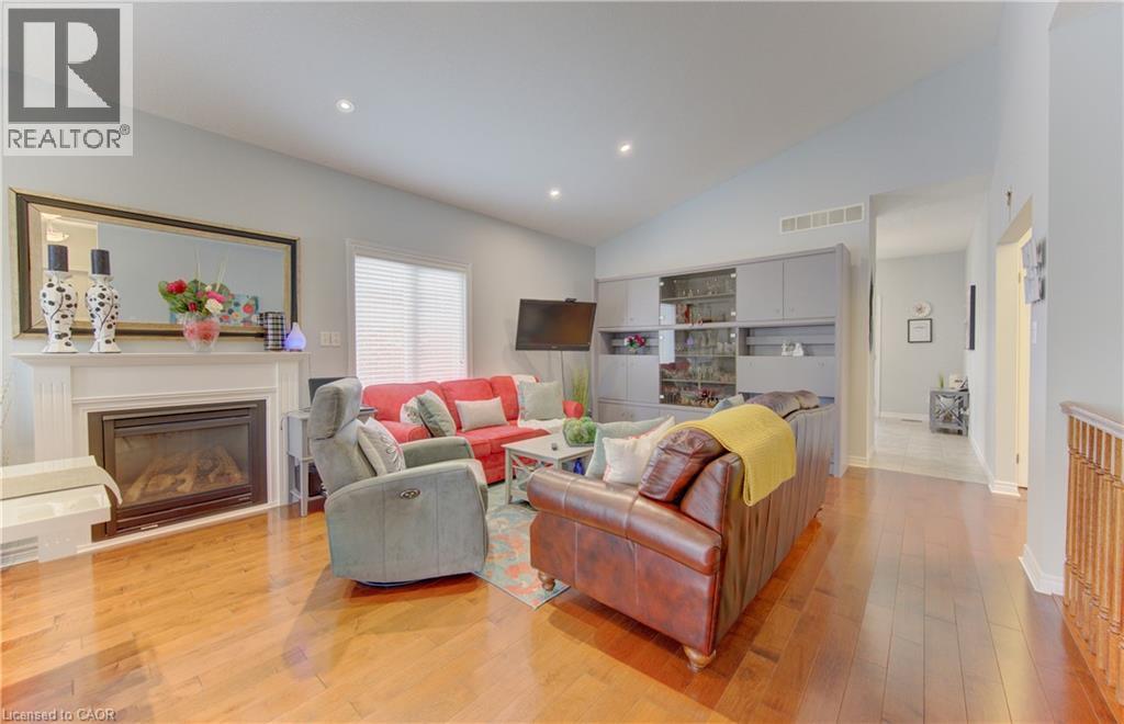 369 Zeller Drive, Kitchener, Ontario  N2A 0A3 - Photo 6 - 40827008