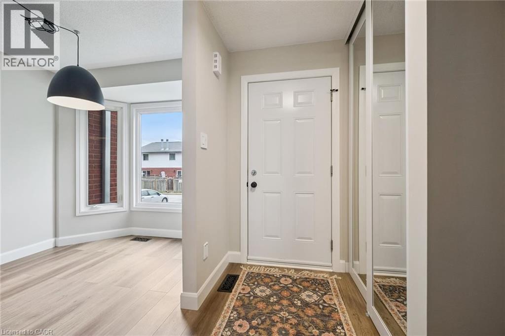 219 Kingswood Drive Unit# 26, Kitchener, Ontario  N2E 3J4 - Photo 4 - 40828101