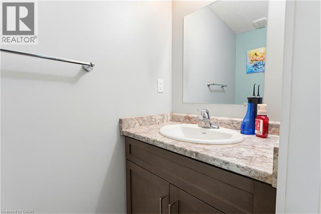 399 Greenfield Avenue, Kitchener, Ontario  N2C 1E6 - Photo 28 - 40828476