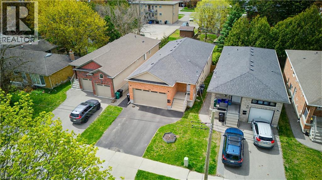 399 Greenfield Avenue, Kitchener, Ontario  N2C 1E6 - Photo 35 - 40828476