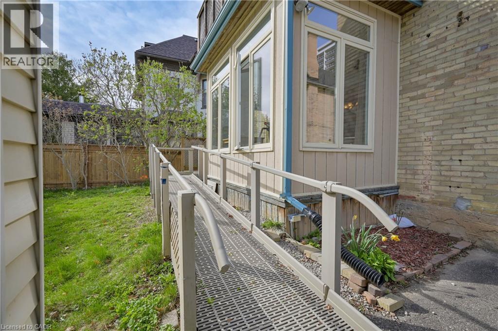 25 Ahrens Street W, Kitchener, Ontario  N2H 4B6 - Photo 34 - 40826508