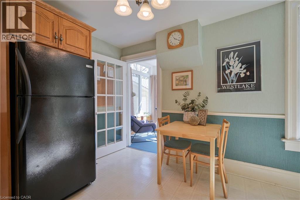 25 Ahrens Street W, Kitchener, Ontario  N2H 4B6 - Photo 8 - 40826508