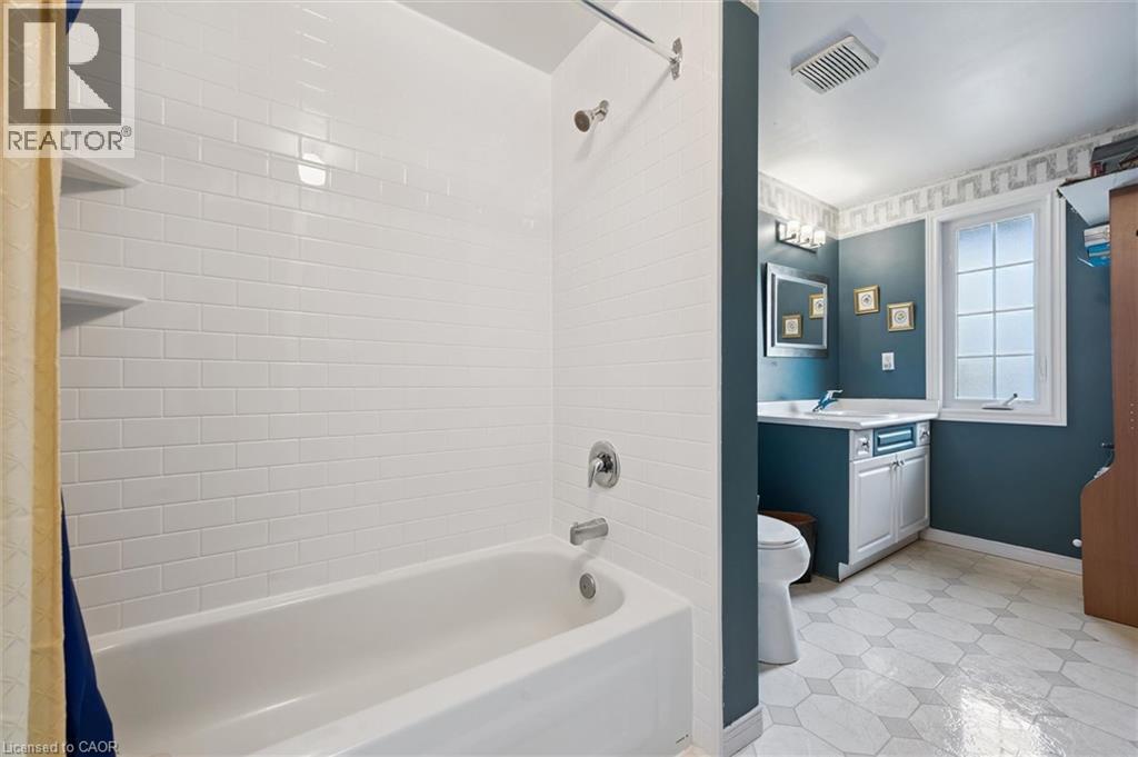 203 Baker Street, Waterloo, Ontario  N2T 2L8 - Photo 24 - 40830171