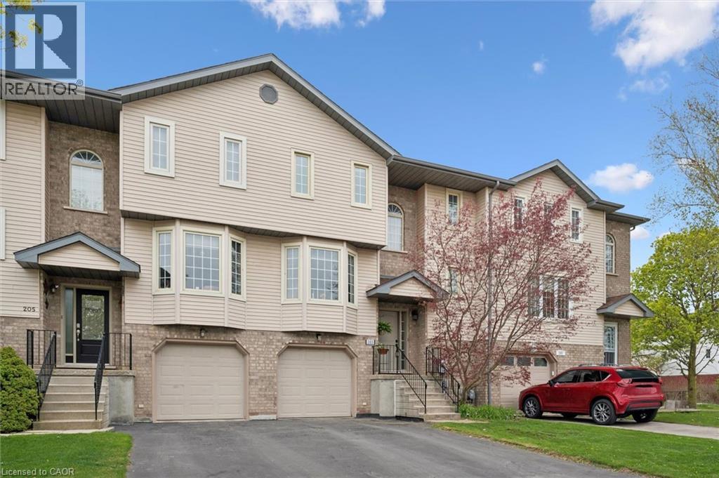 203 Baker Street, Waterloo, Ontario  N2T 2L8 - Photo 3 - 40830171
