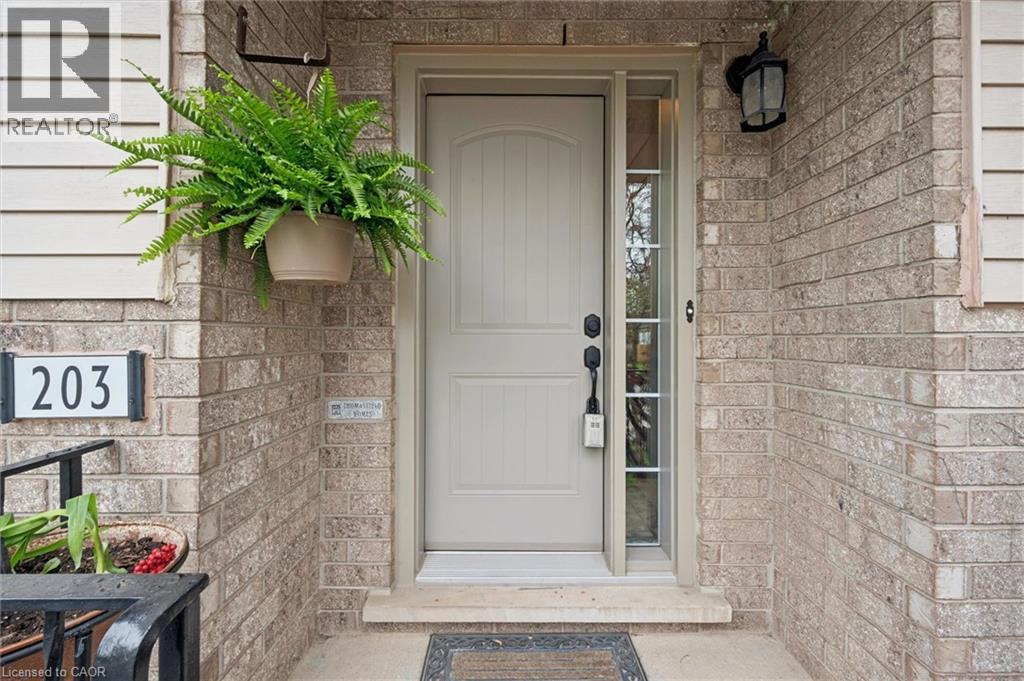 203 Baker Street, Waterloo, Ontario  N2T 2L8 - Photo 5 - 40830171