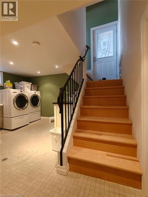 18 Dunbar Road S, Waterloo, Ontario  N2L 2E1 - Photo 18 - 40830762