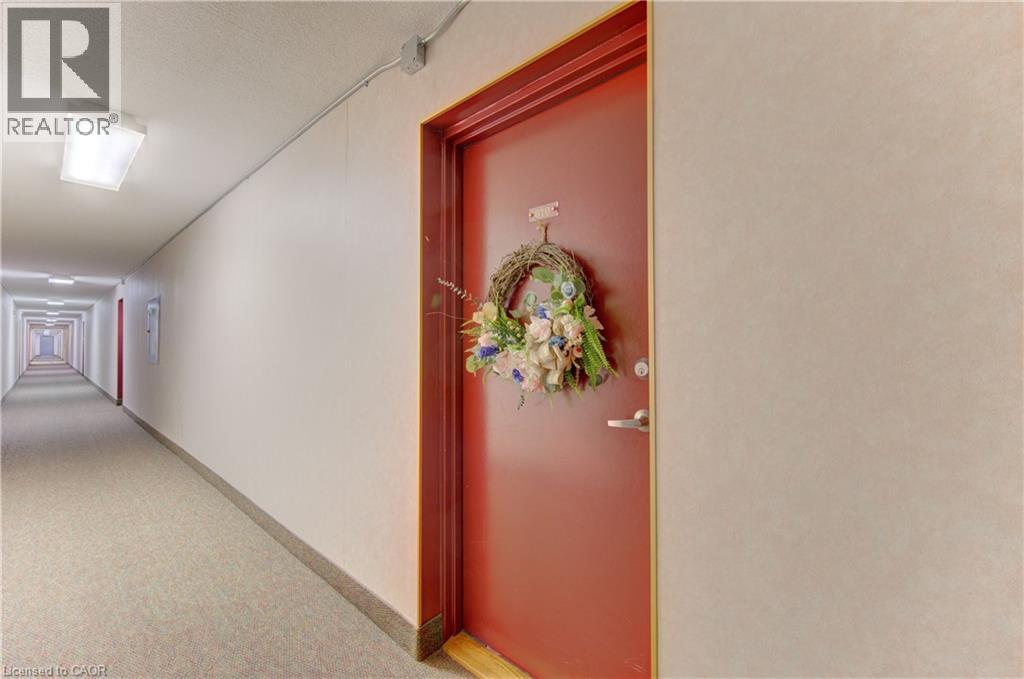 1100 Courtland Avenue E Unit# 610, Kitchener, Ontario  N2C 2H9 - Photo 2 - 40830924