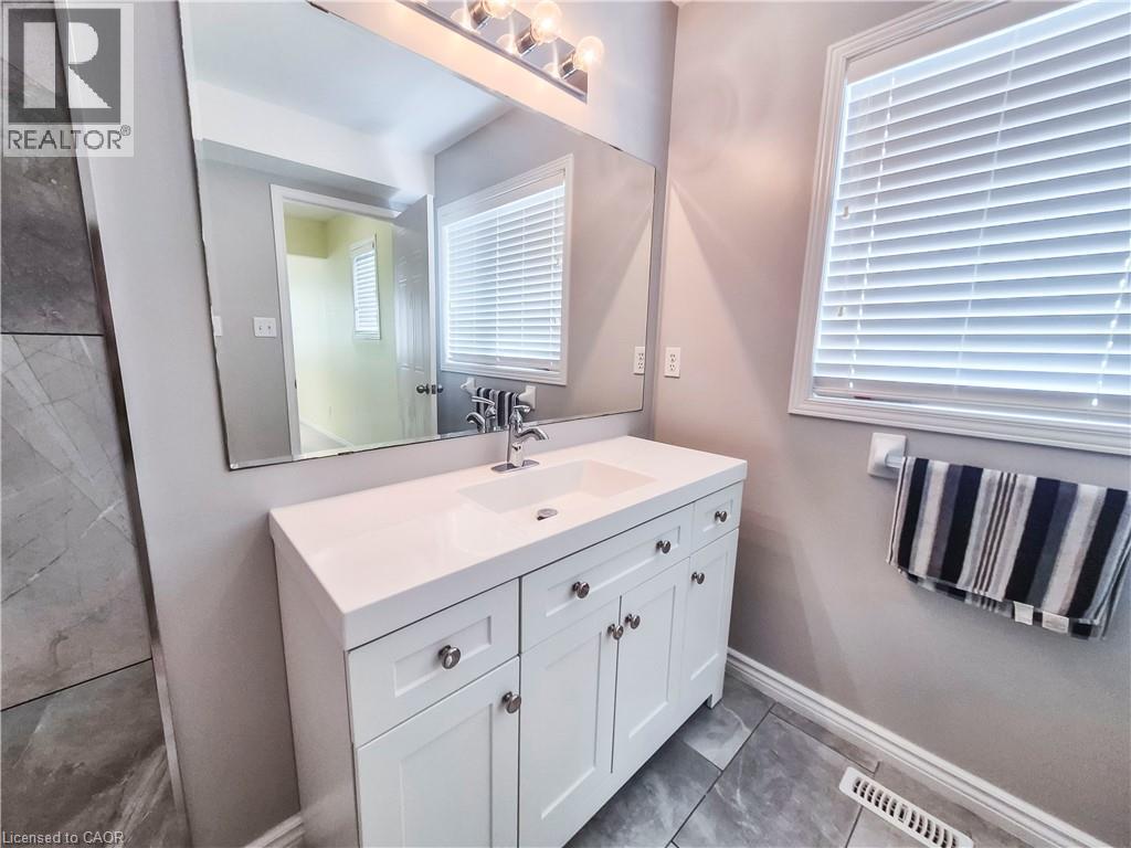 775 Karlsfeld Road, Waterloo, Ontario  N2T 2X2 - Photo 12 - 40832047