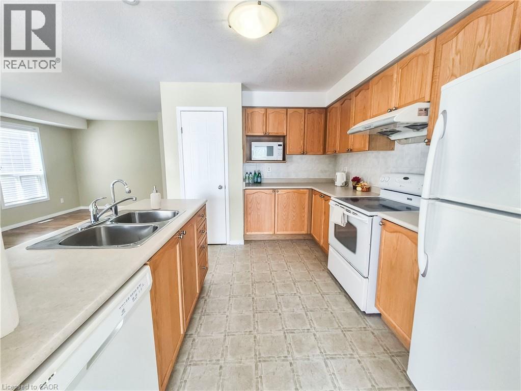 775 Karlsfeld Road, Waterloo, Ontario  N2T 2X2 - Photo 4 - 40832047